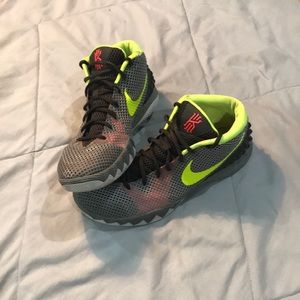 Kyrie 1 Nike Jordan Basketball Running Mens Shoe